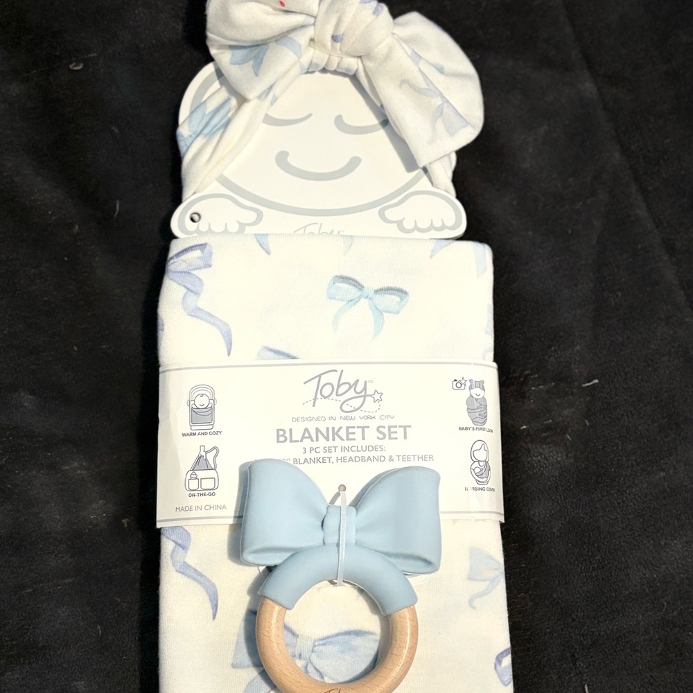 Toby Kids Hair Accessory Set with Blue and White Design